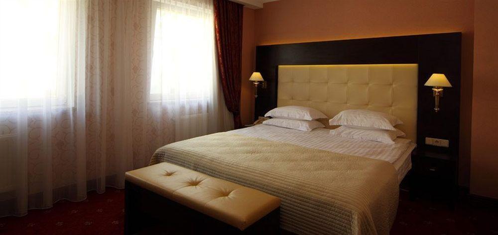 Delice Hotel Lviv Luaran gambar