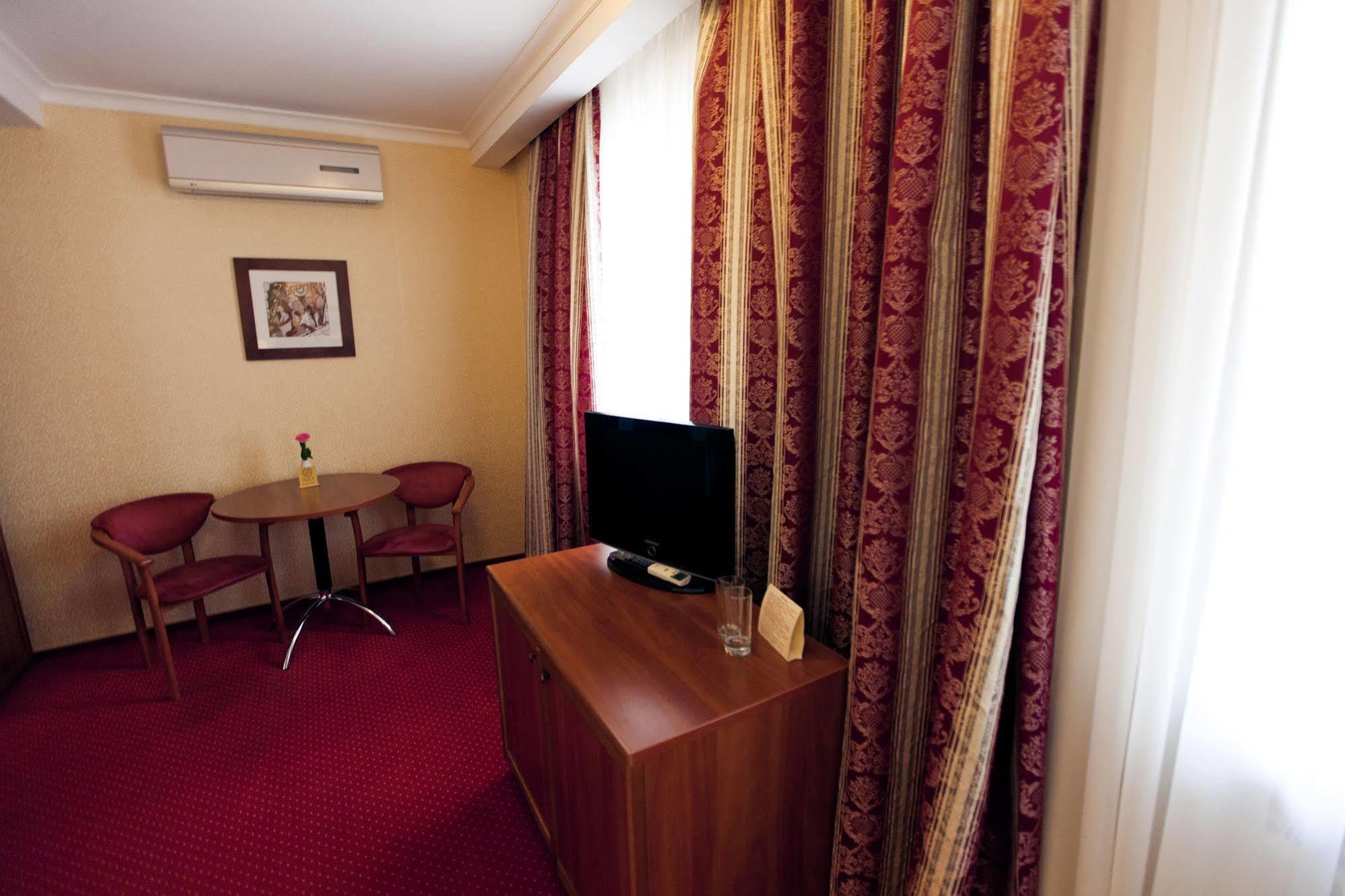 Delice Hotel Lviv Luaran gambar
