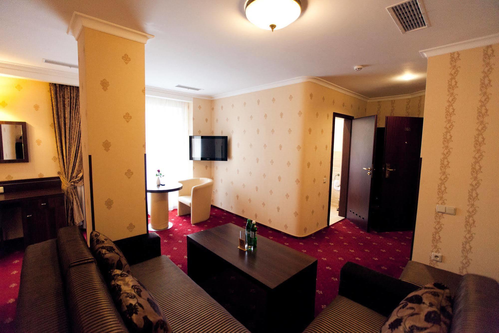 Delice Hotel Lviv Luaran gambar