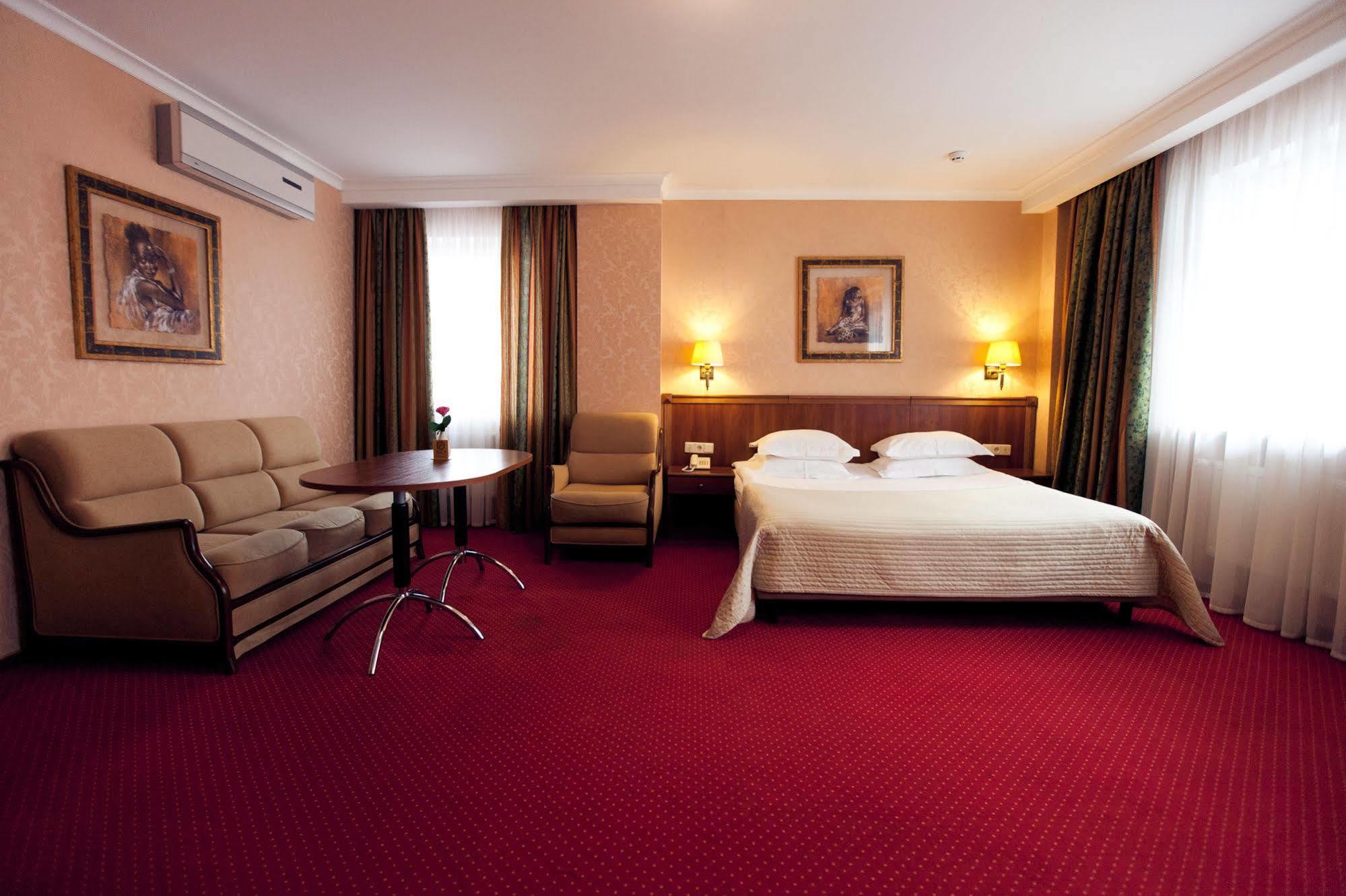 Delice Hotel Lviv Luaran gambar